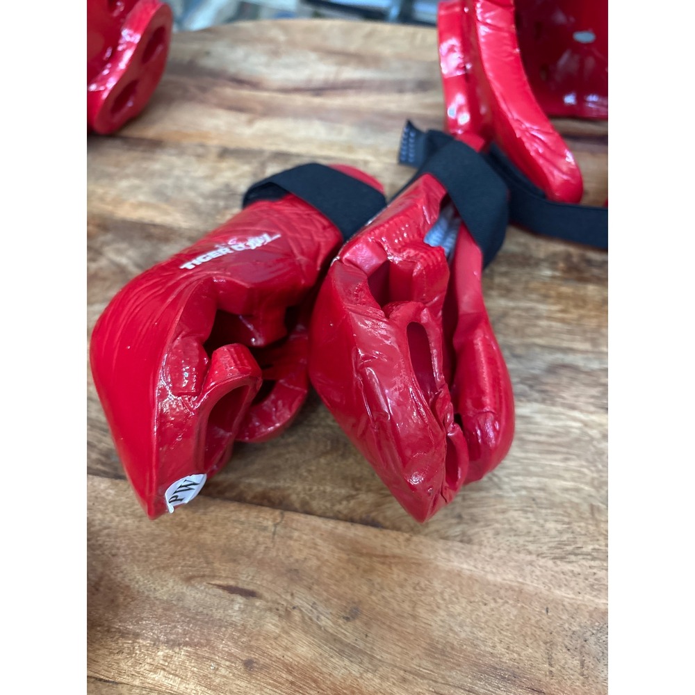 Tiger Claw Red Martial Arts Sparring Gear Set Kids Head Guard Gloves Boots CH06 - Picture 2 of 7